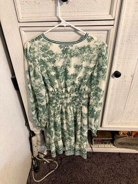 Max Studio Green and Cream Floral Midi Dress
